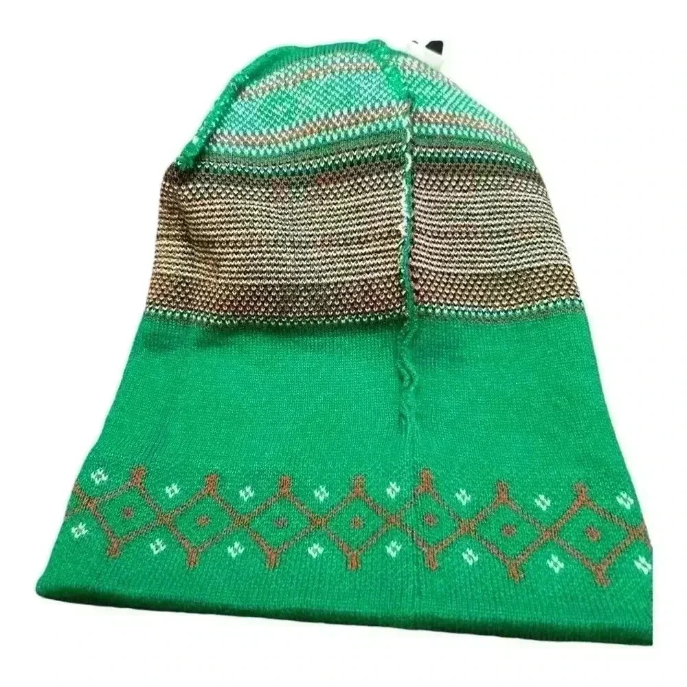 Disney Mickey Mouse Green & Red Christmas Pom-pom Beanie Hat One size fits most - Picture 3 of 5